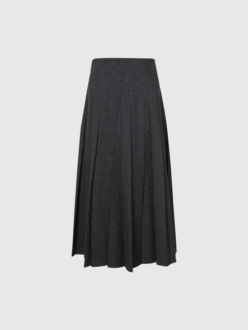 Black pleated long skirt