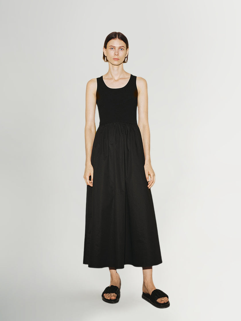 Black sleeveless slim fit dress