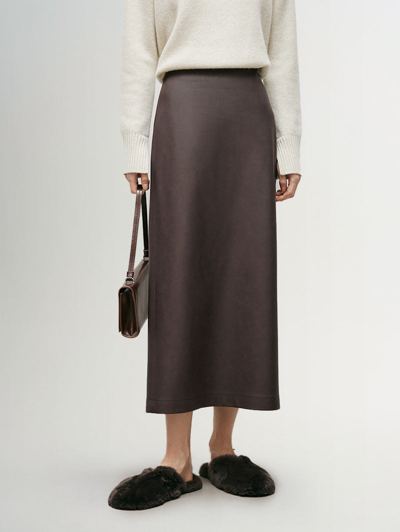 Short straight skirt in brown faux leather