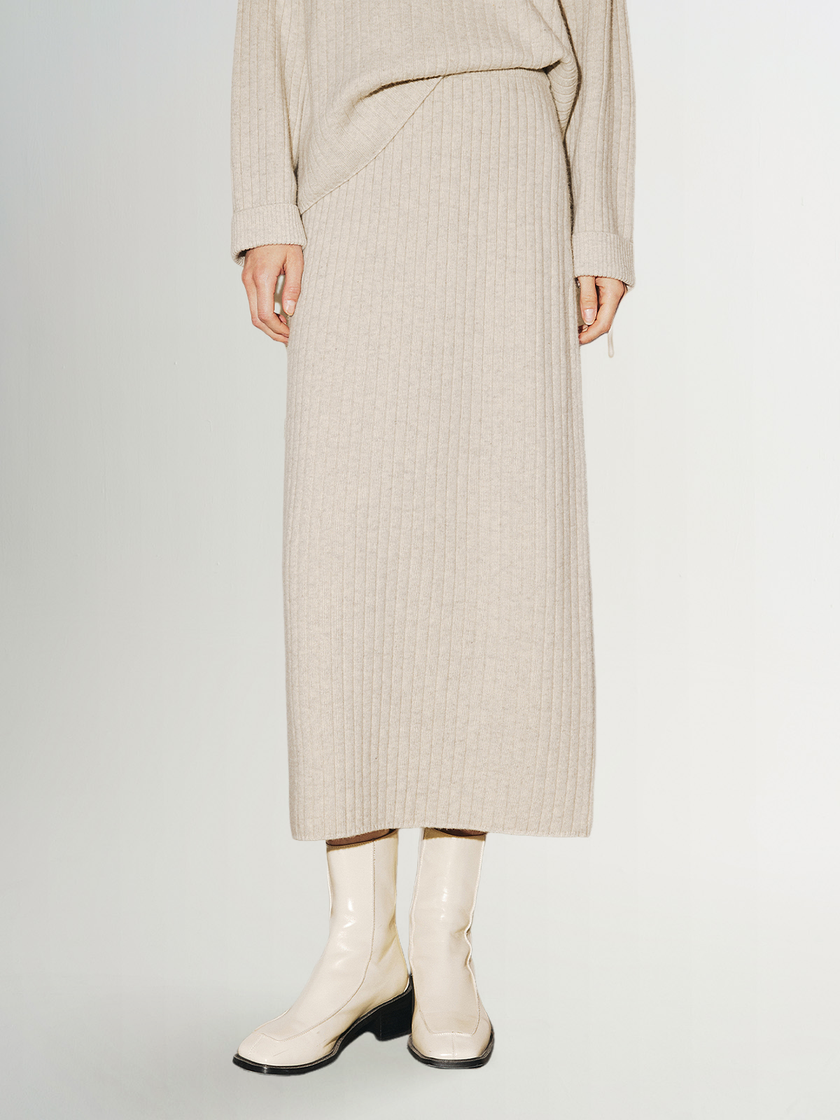 Light beige wool straight skirt