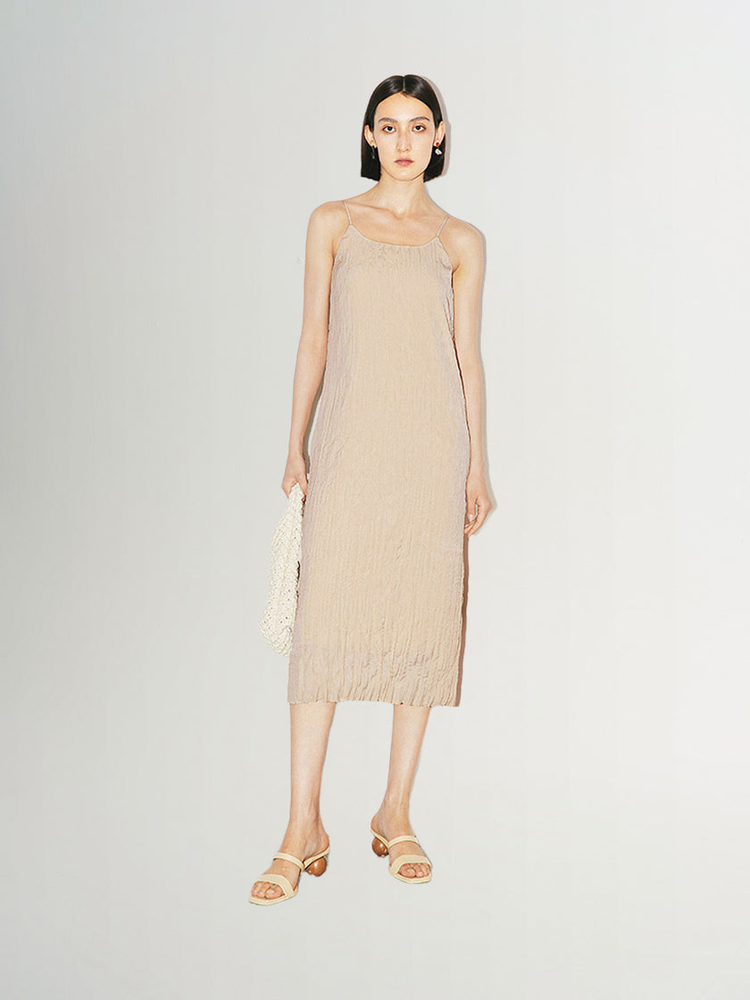 Apricot-colored dress with round neck