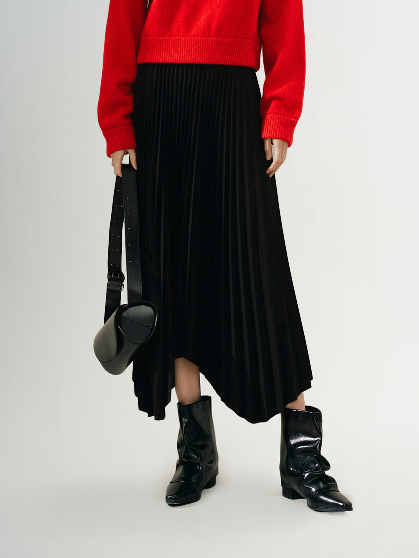 Black pleated long skirt with pockets