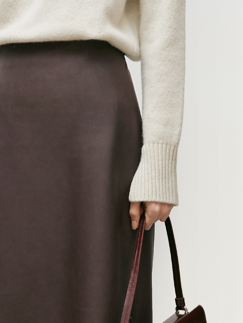 Short straight skirt in brown faux leather