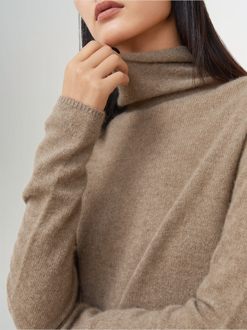 Classic brown cashmere sweater, classic fit, long sleeves