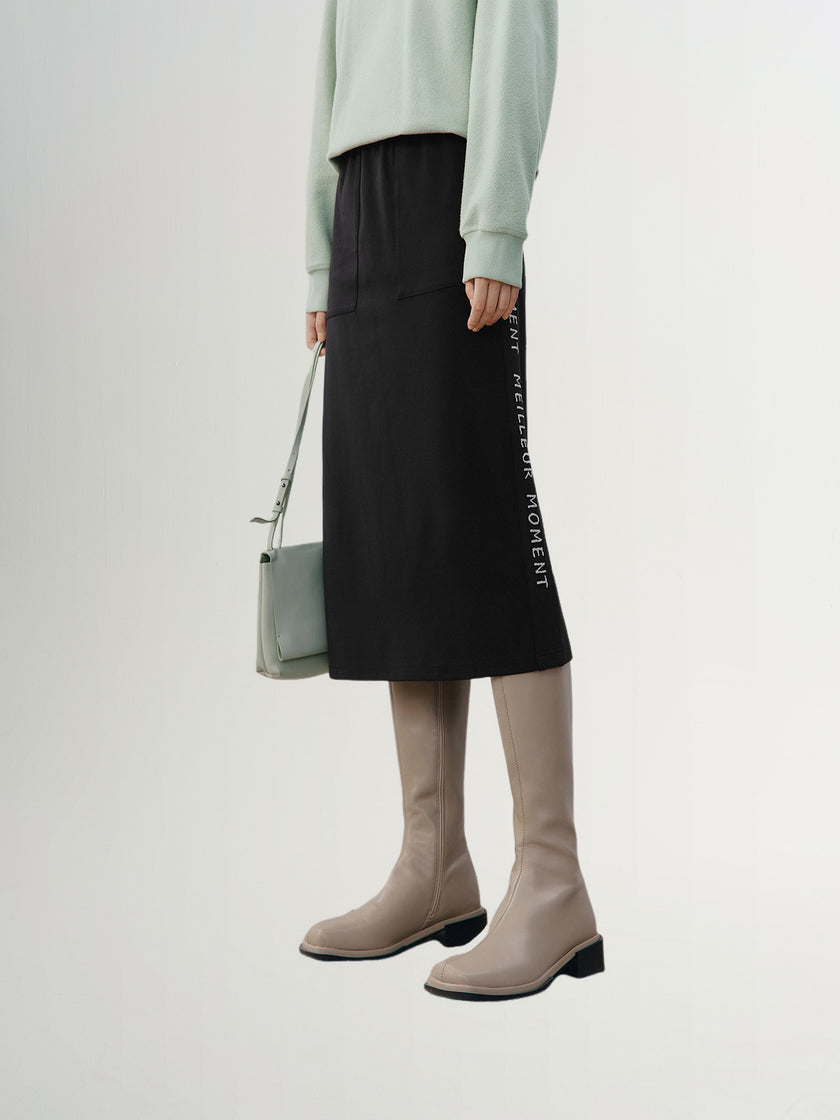 Gray knitted skirt