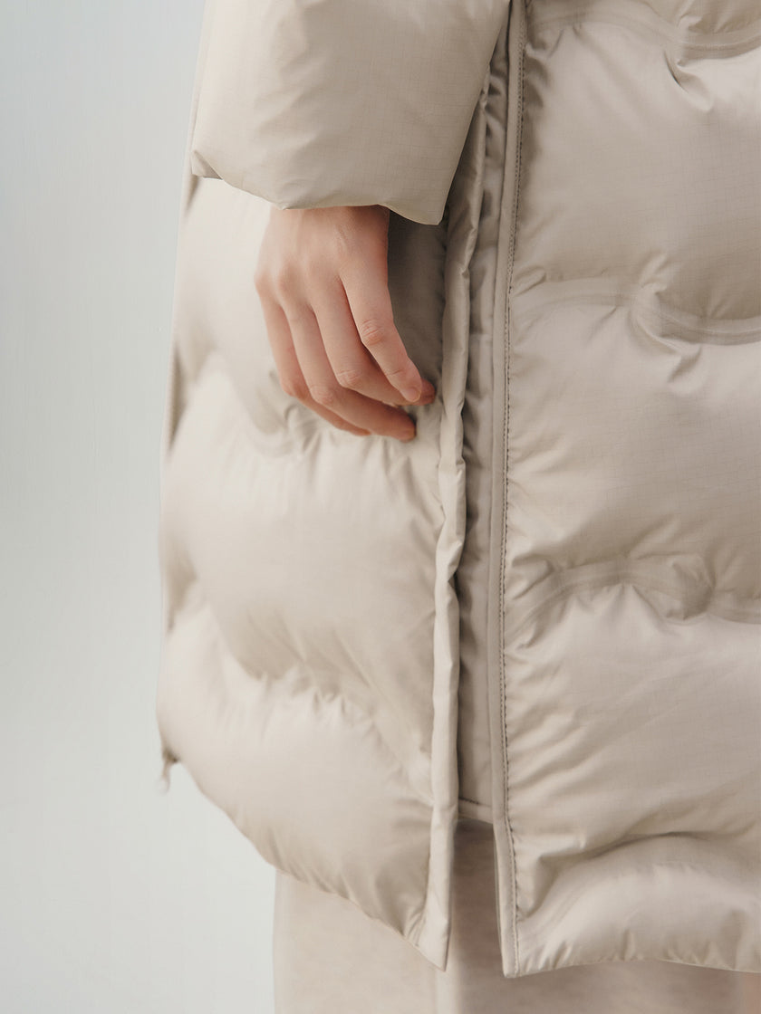 Light gray quilted goose down hooded down jacket