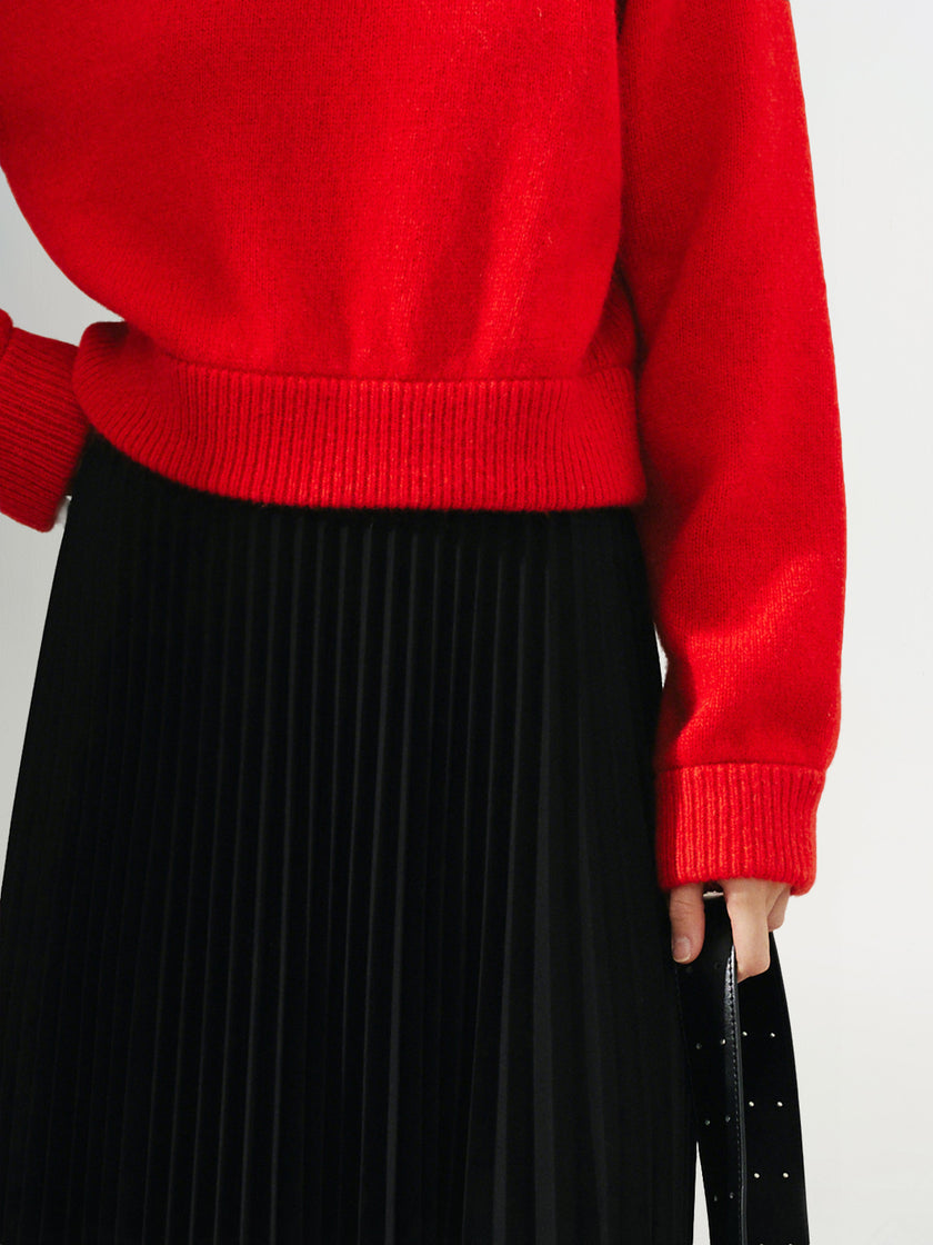 Black pleated long skirt with pockets