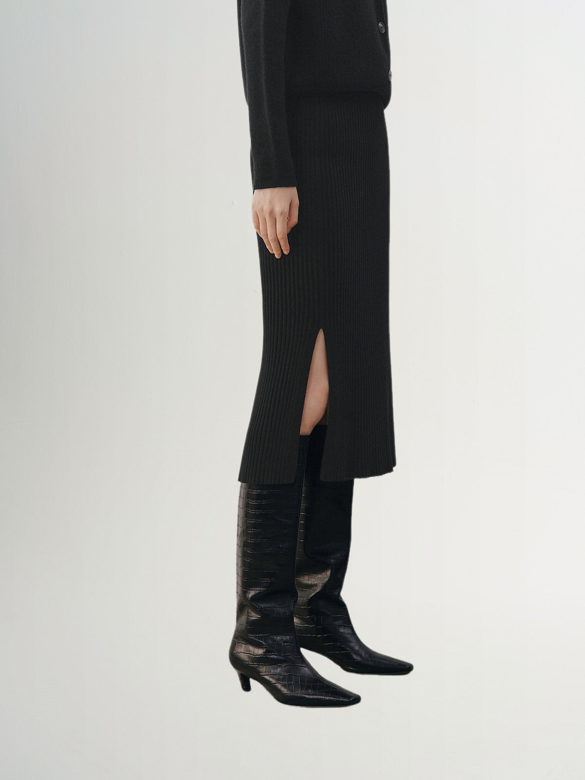 Black straight slit skirt