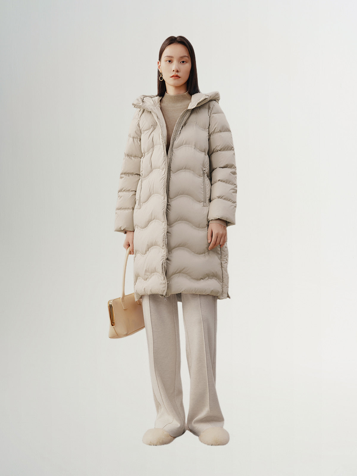 Light gray quilted goose down hooded down jacket