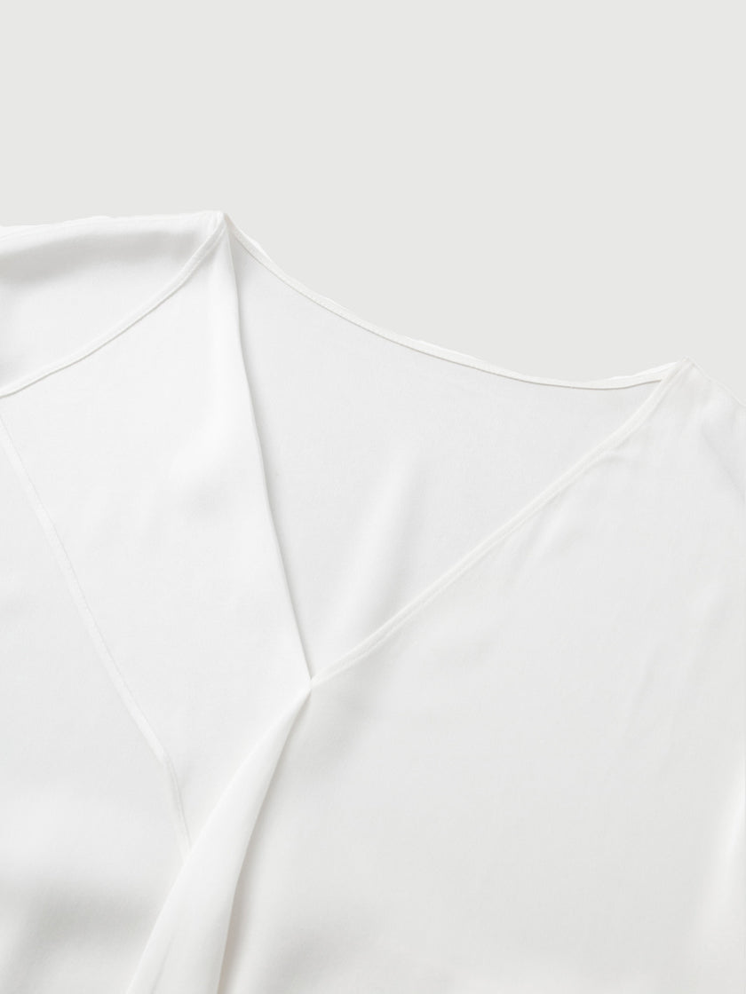 White silk V-neck long-sleeved shirt