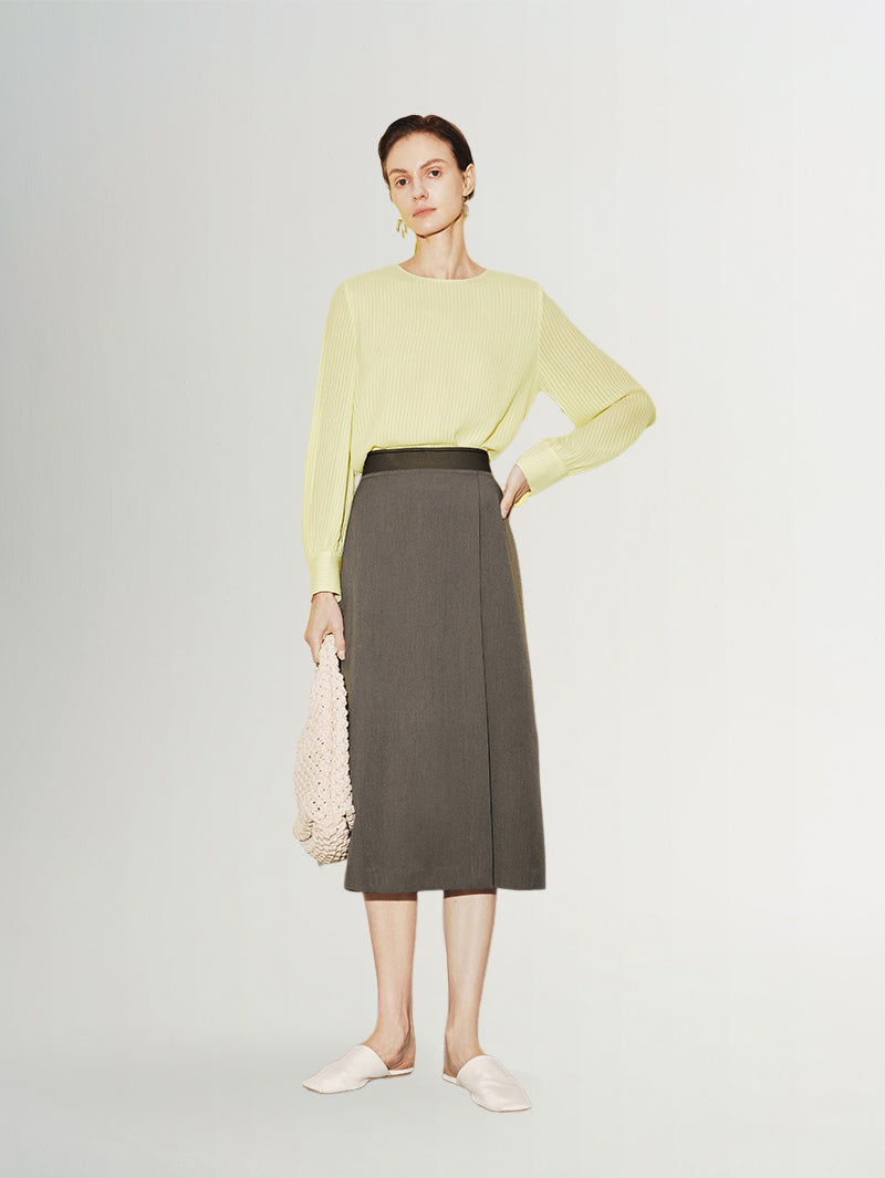 Short brown-khaki skirt with a straight cut