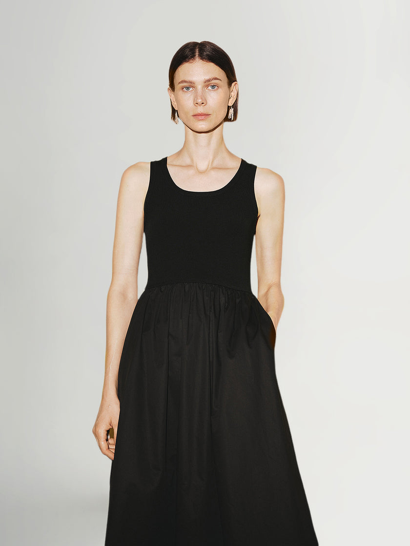Black sleeveless slim fit dress