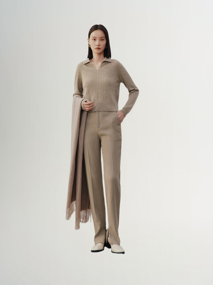 Brown cashmere turtleneck sweater with ribbed knit