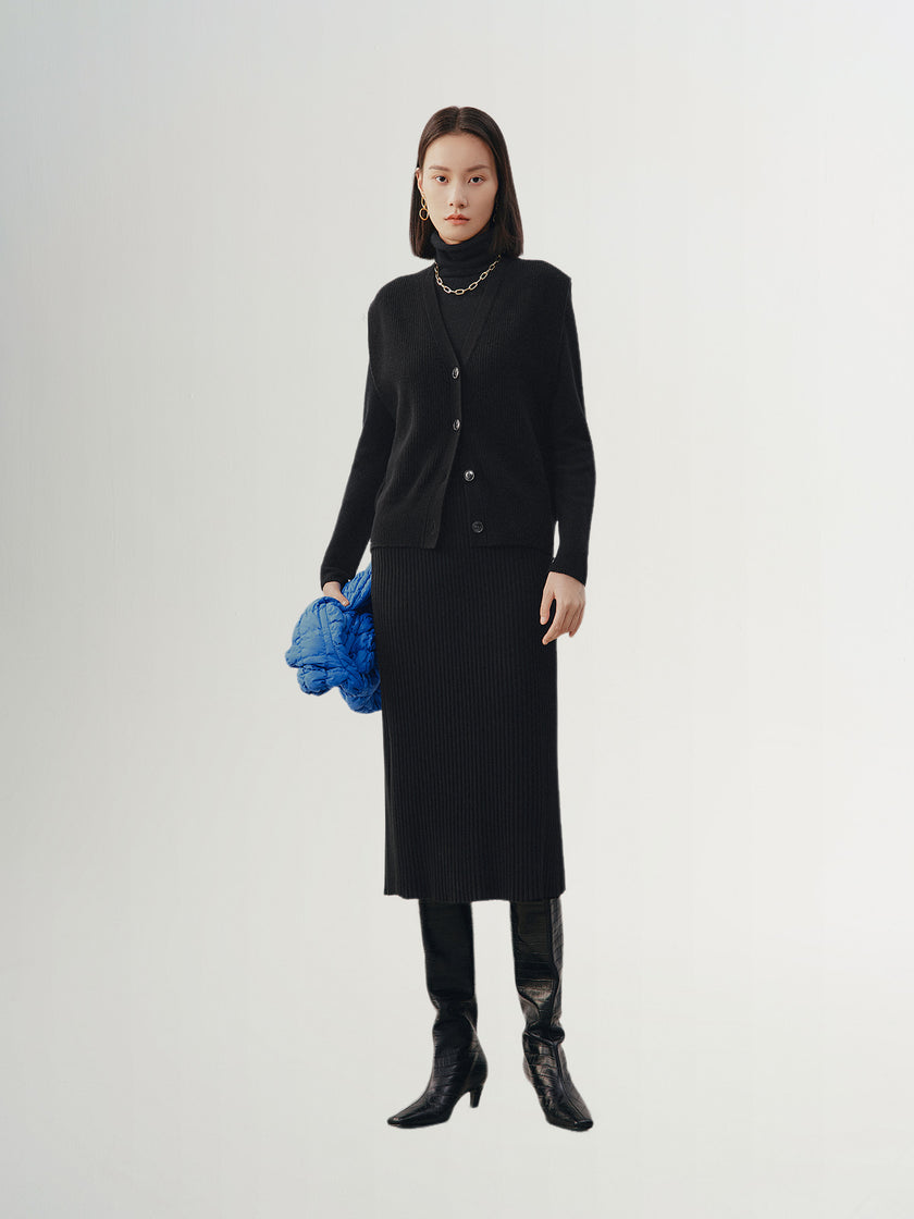 Black straight slit skirt