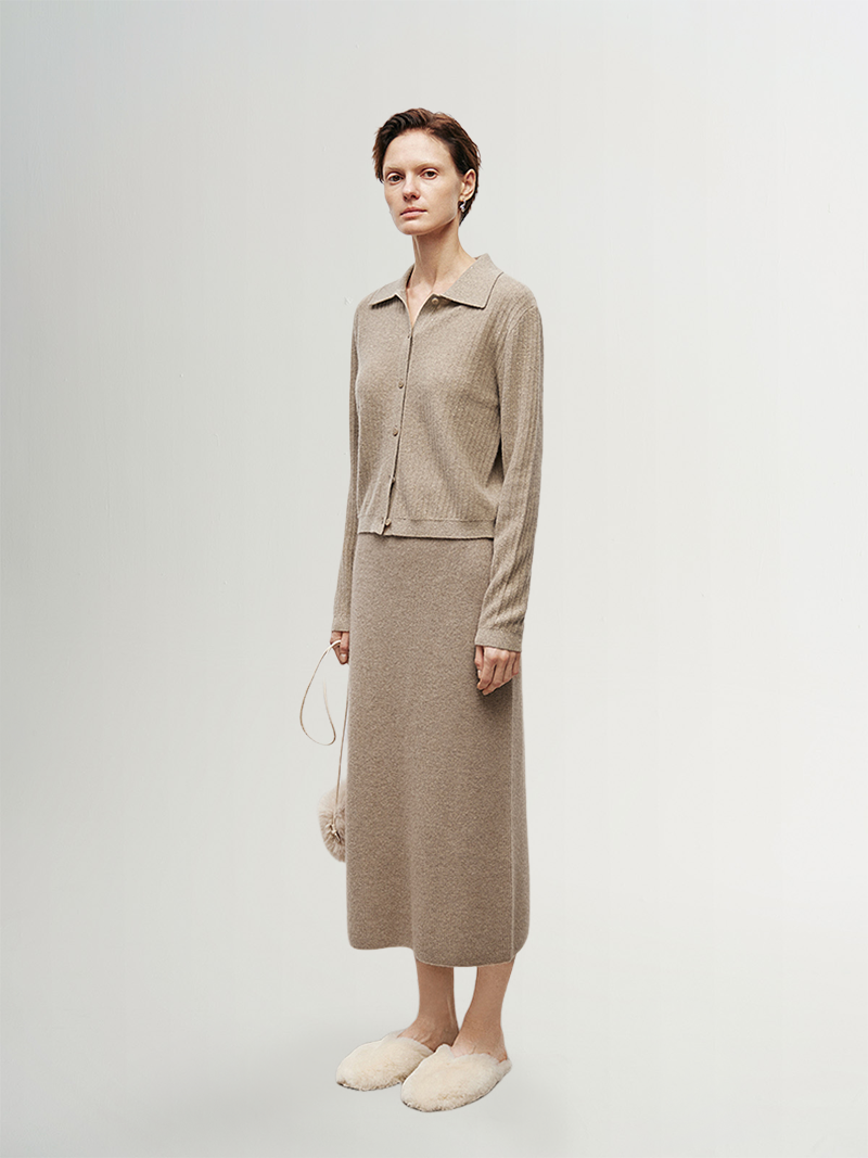 Brown knitted straight skirt