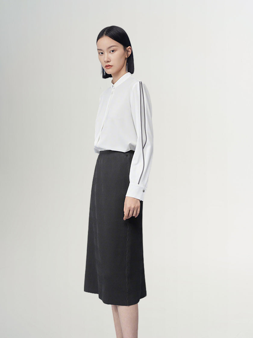 Dark gray straight skirt with wave seams
