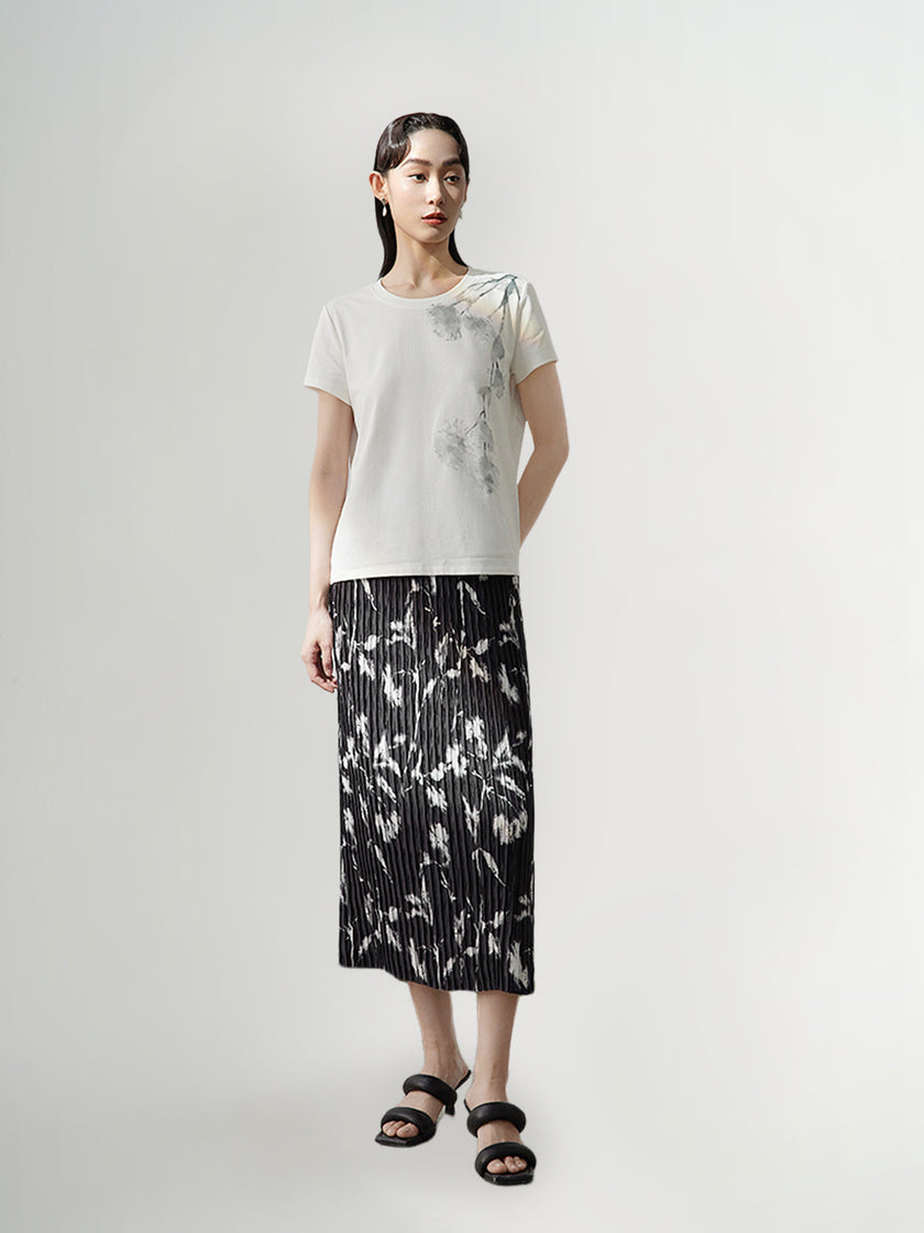 Black pleated mid-length skirt