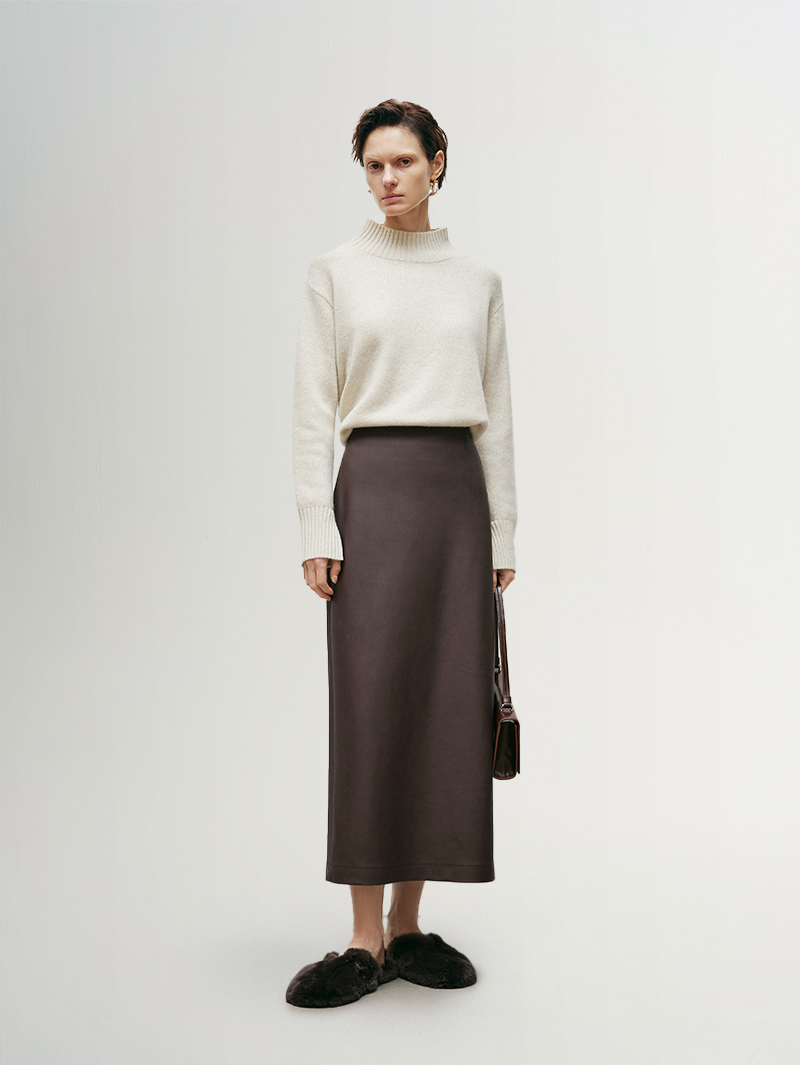 Short straight skirt in brown faux leather