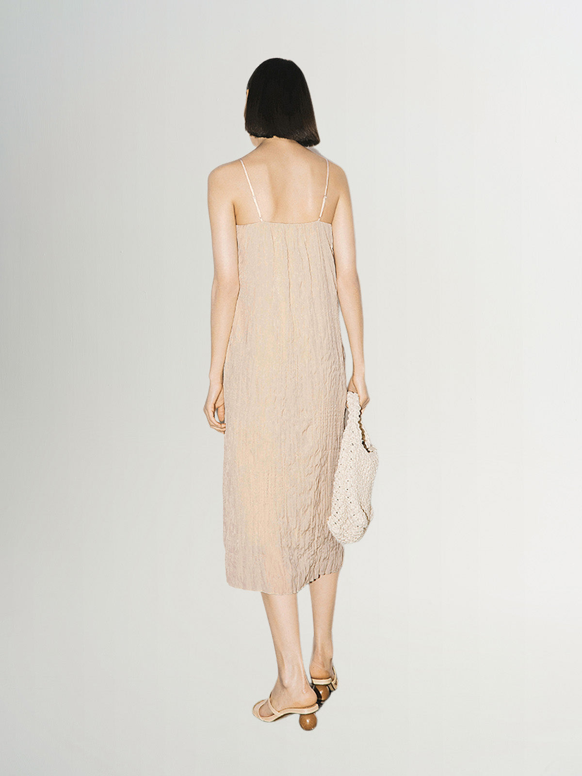 Apricot-colored dress with round neck