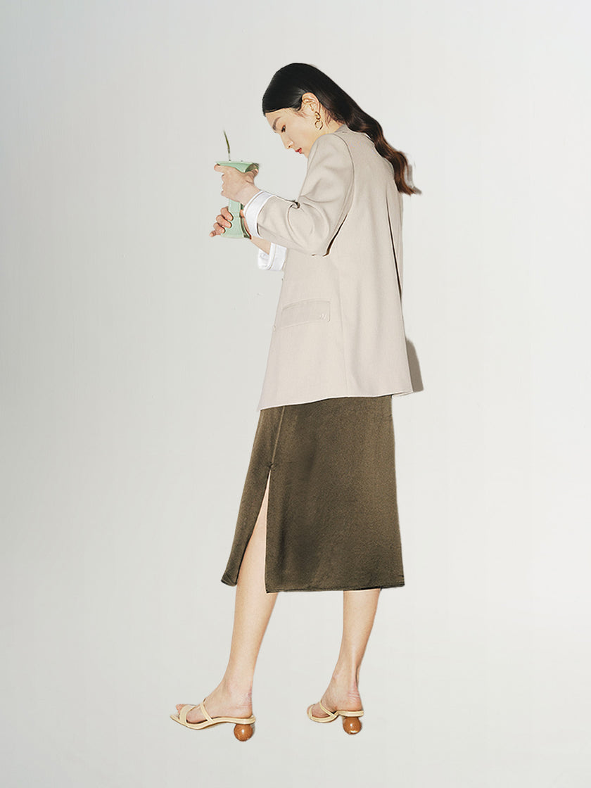 Camel gray blazer with notched collar, loose fit and double breasted