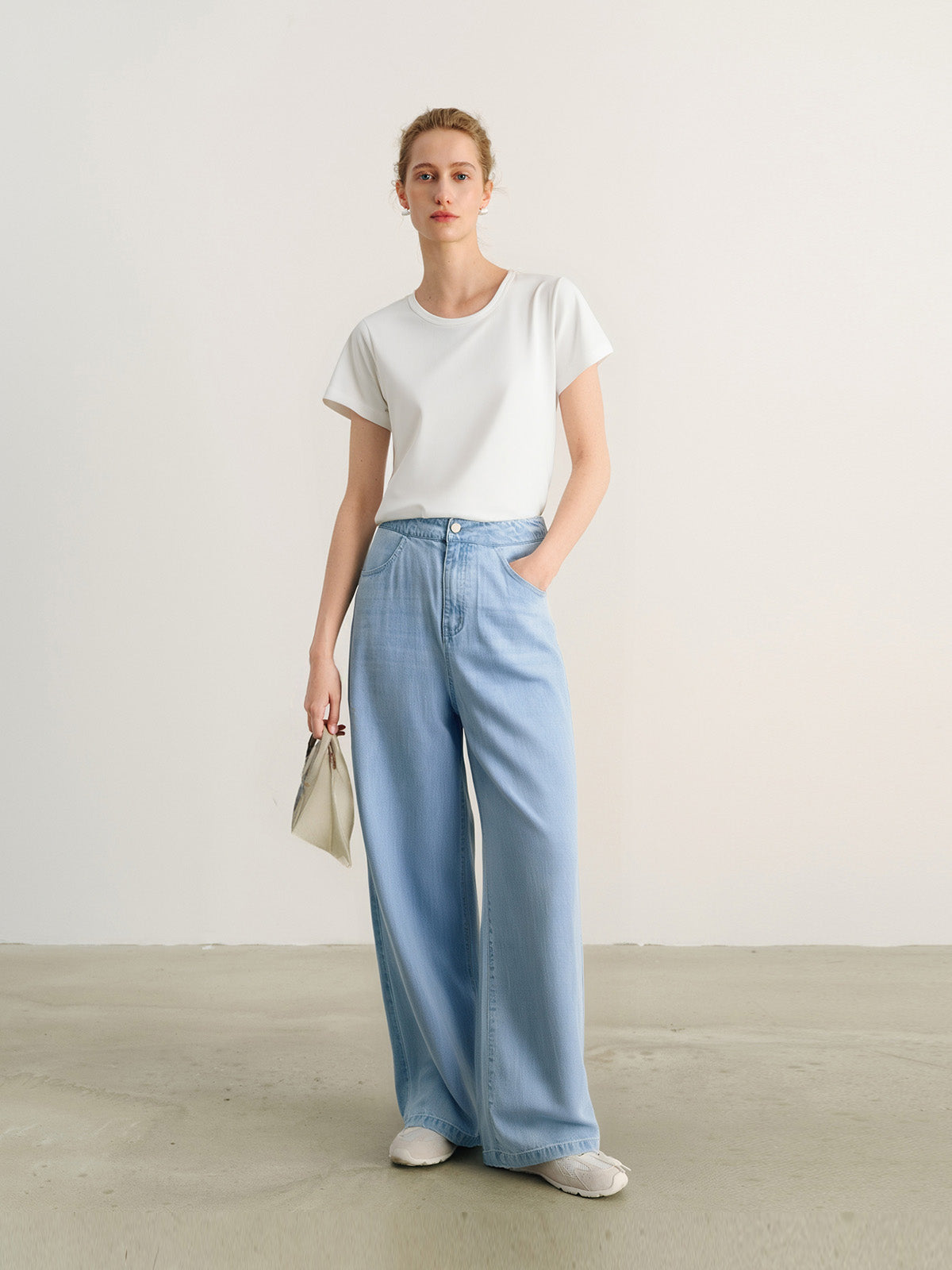 Light jeans