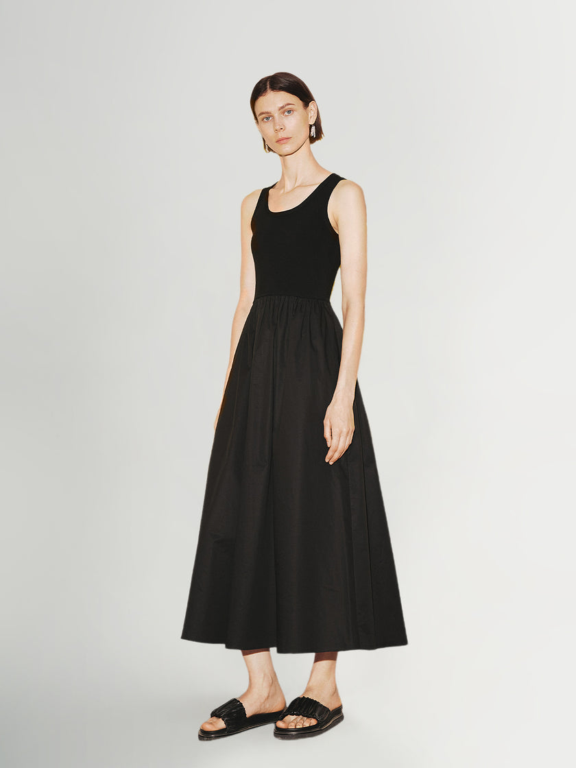 Black sleeveless slim fit dress