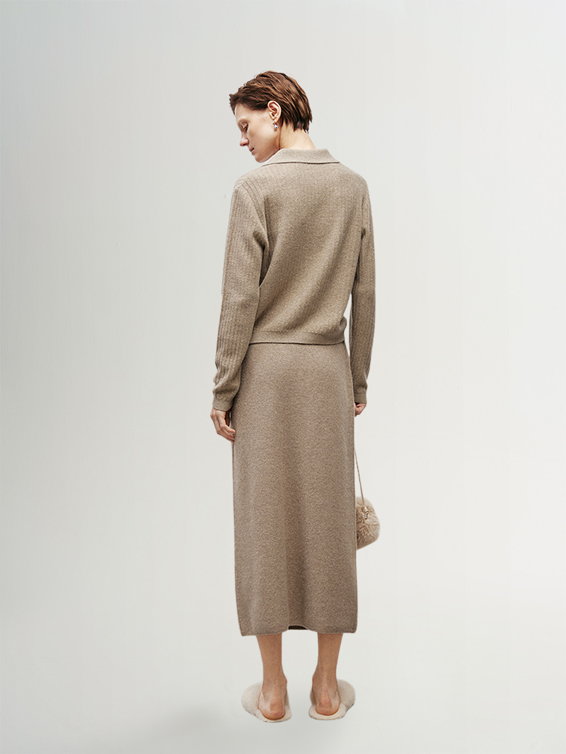 Brown knitted straight skirt