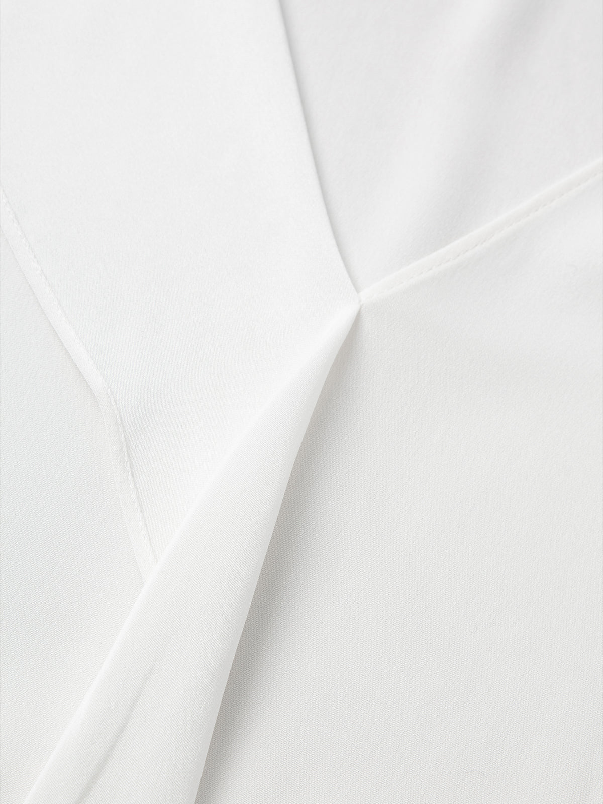 White silk V-neck long-sleeved shirt