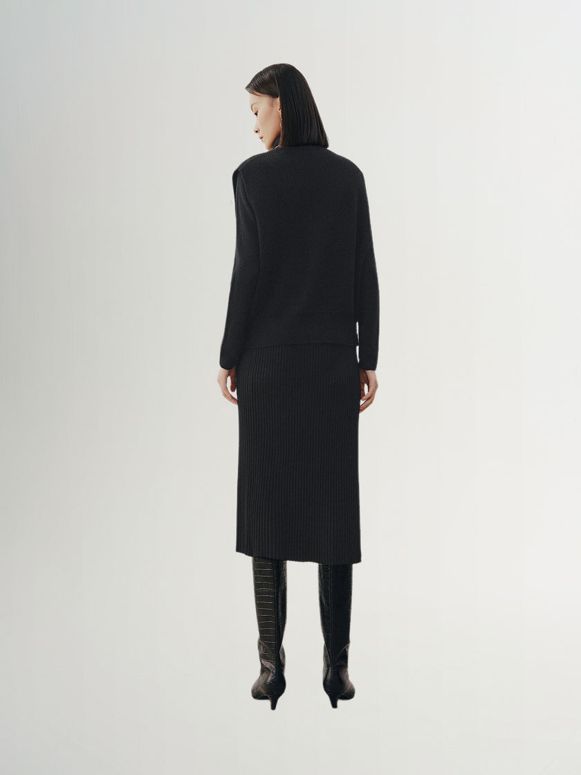 Black straight slit skirt