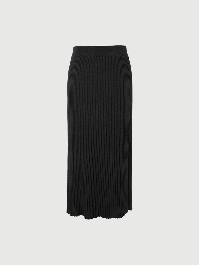 Black straight slit skirt