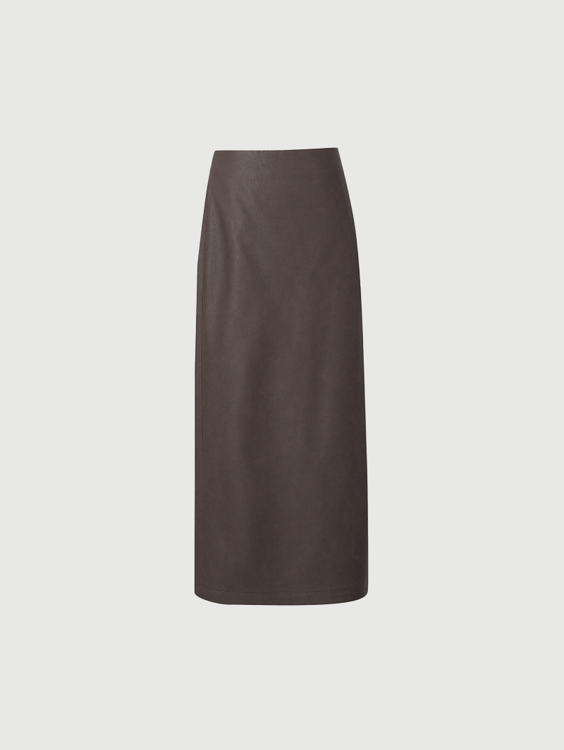 Short straight skirt in brown faux leather