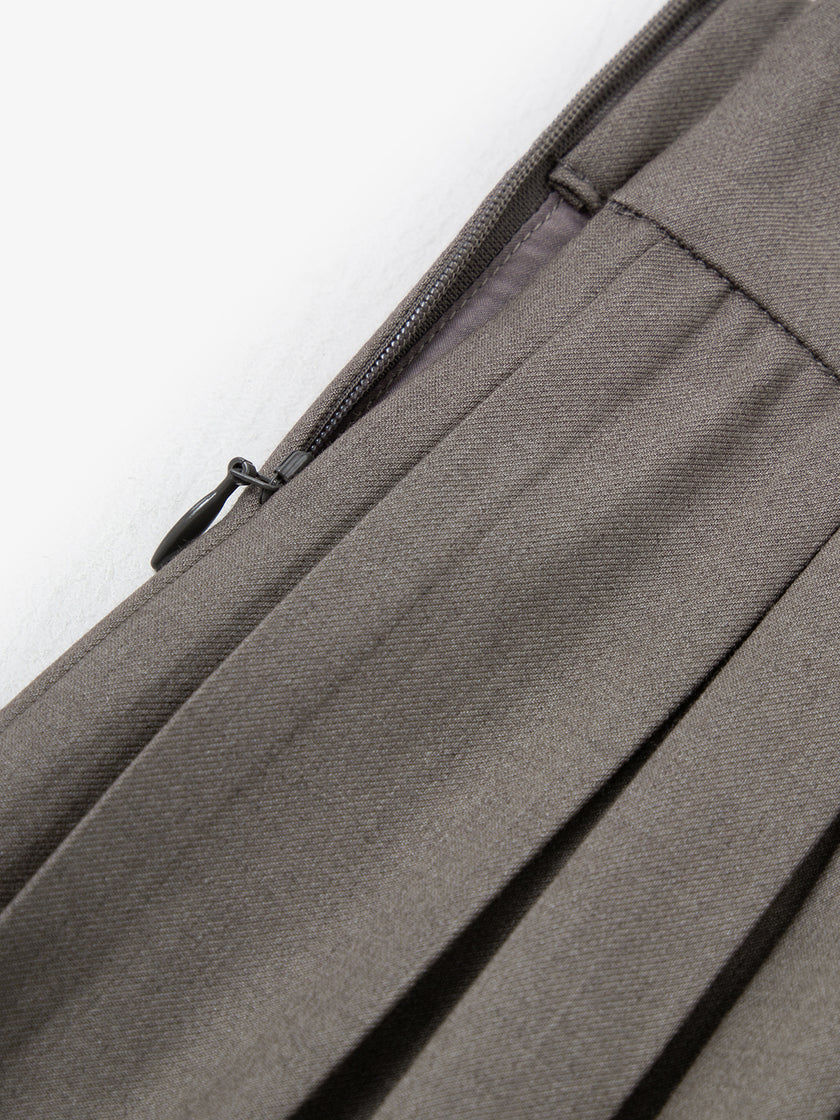 Long pleated skirt in gray wool