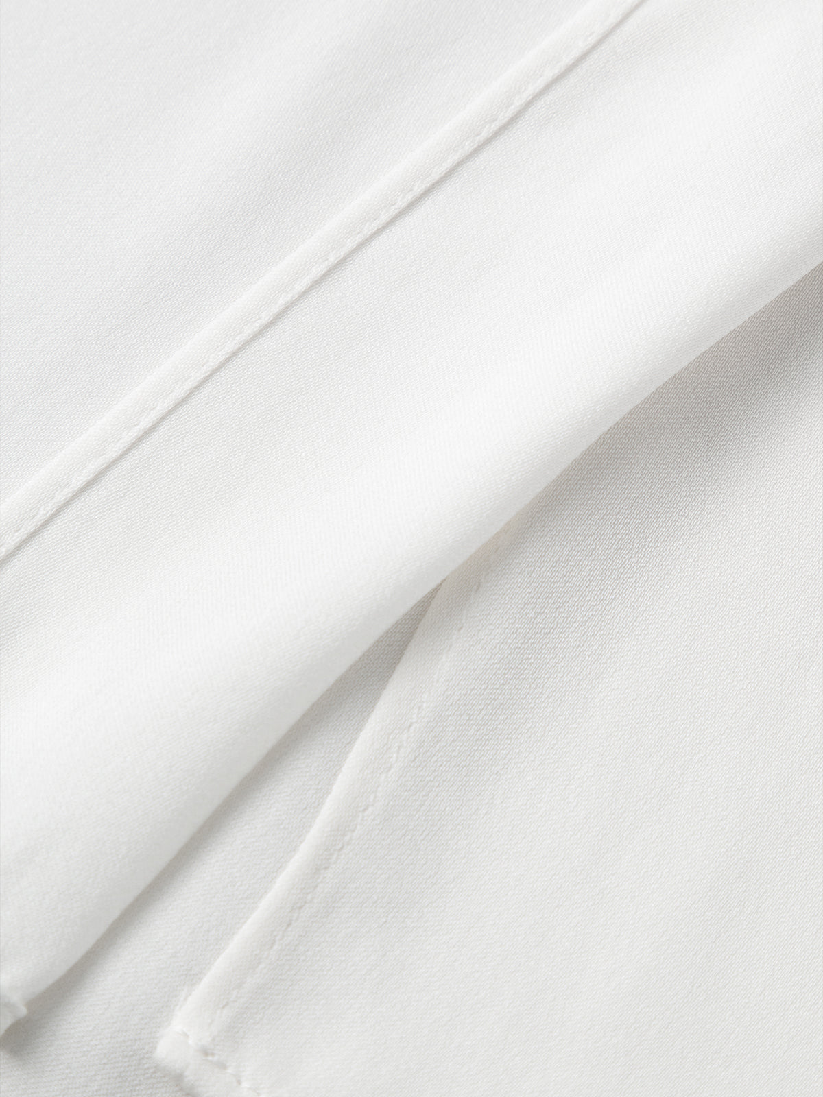 White silk V-neck long-sleeved shirt