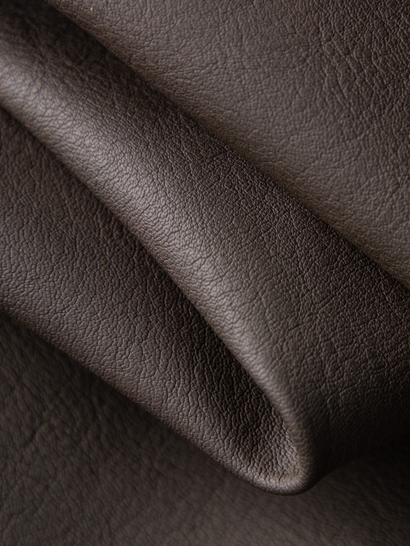 Short straight skirt in brown faux leather