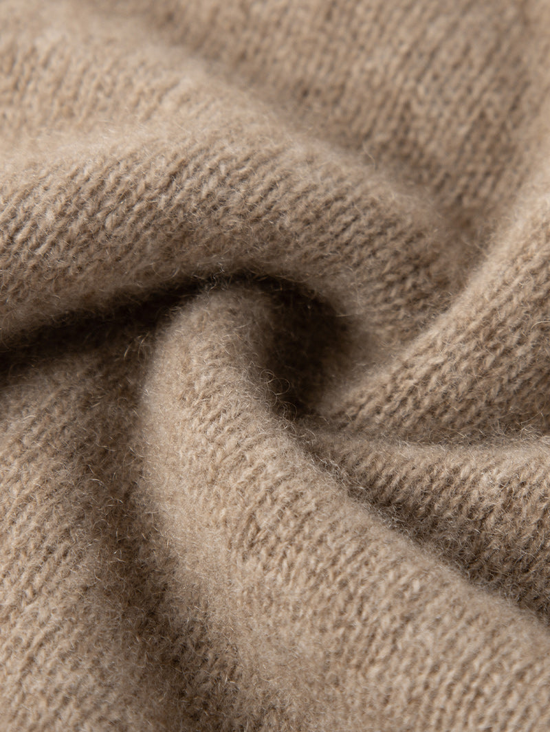 Classic brown cashmere sweater, classic fit, long sleeves