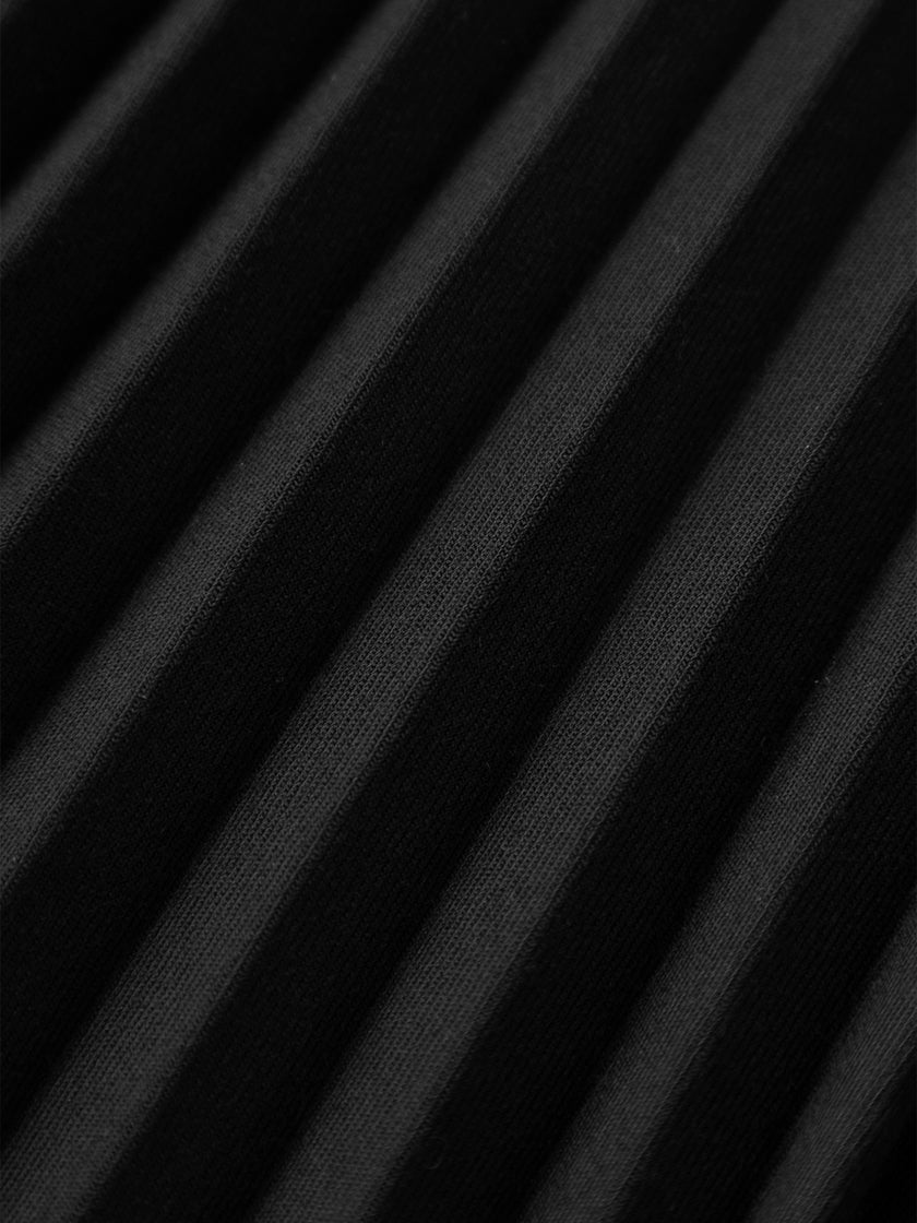 Black pleated long skirt with pockets