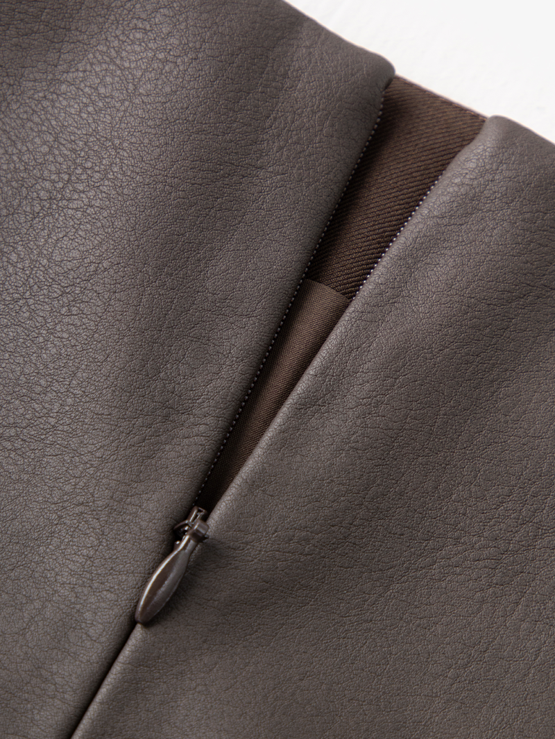 Short straight skirt in brown faux leather