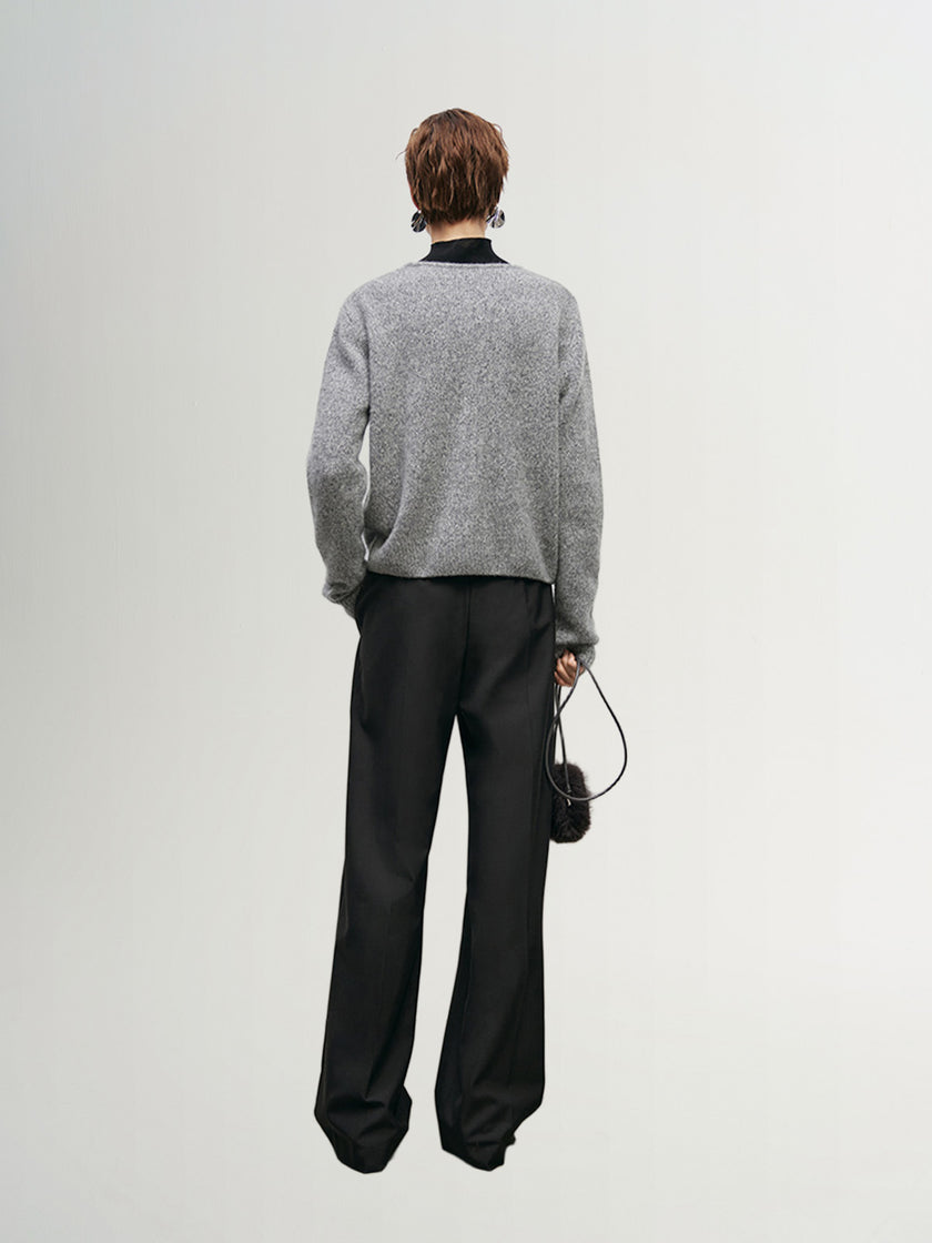 Cardigan gris à col en V et boutons en cachemire