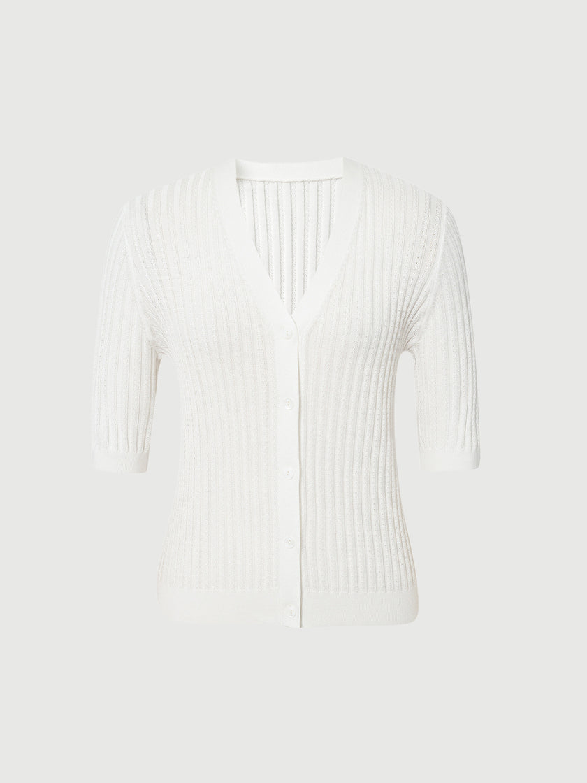 White lyocell knit top, V-neck, half-long sleeves