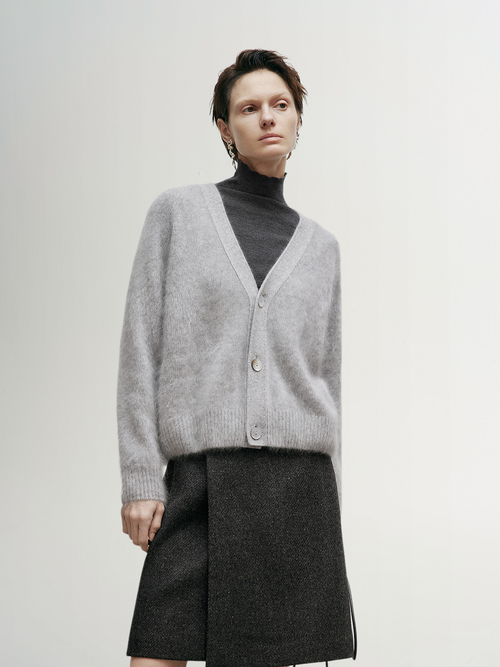 Load image 1 in gallery view. Light gray cashmere cardigan