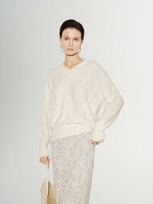 Load image 1 in gallery view. Cashmere V-neck sweater, long sleeves, natural white