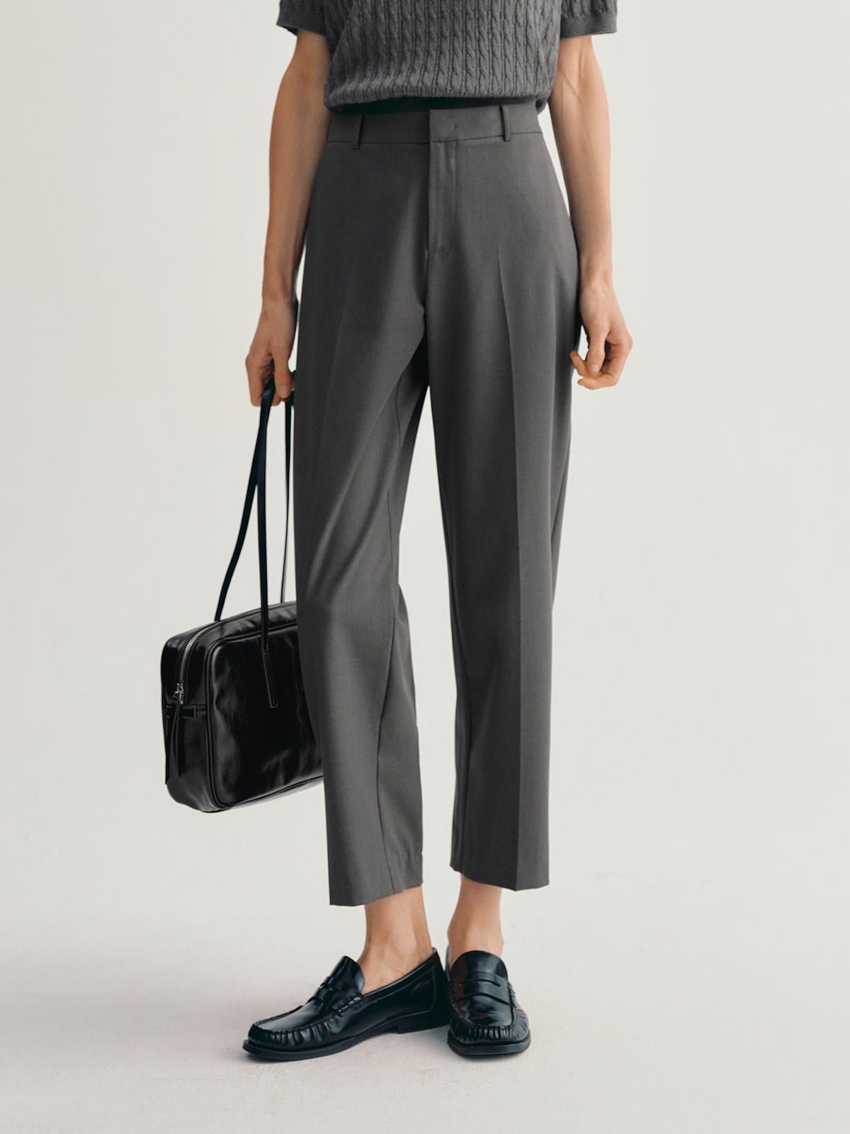 Pantalon en coton court gris foncé