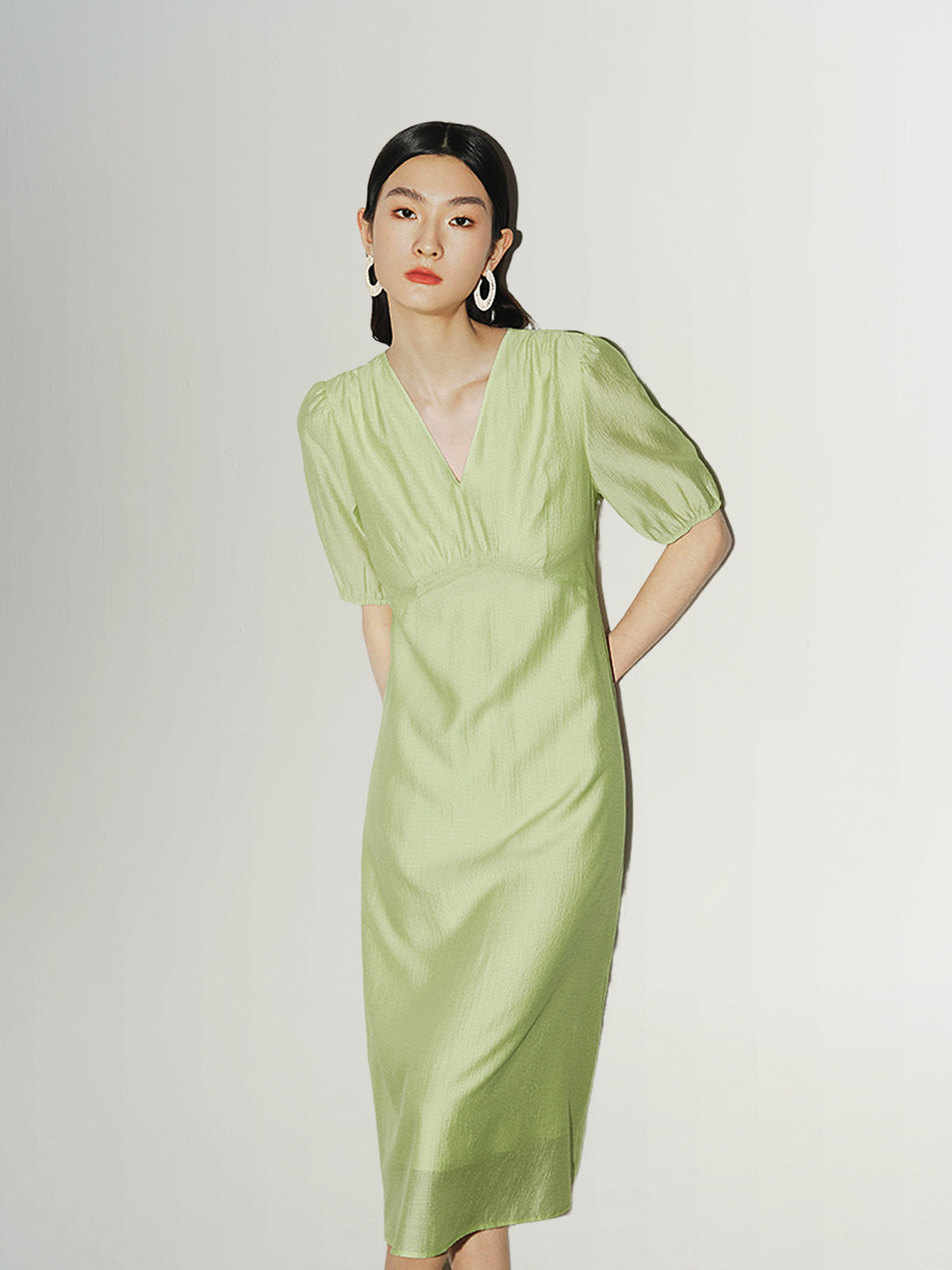 Women's Light Green V Neck Short Sleeves  Shirring Smocking Design Dress