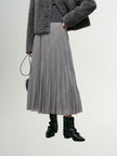 Grey short skirt with elastic waist and pleated design