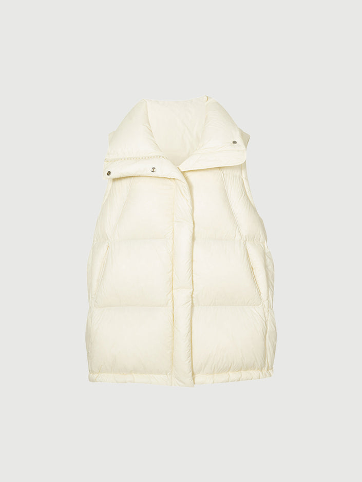 Sleeveless down jacket