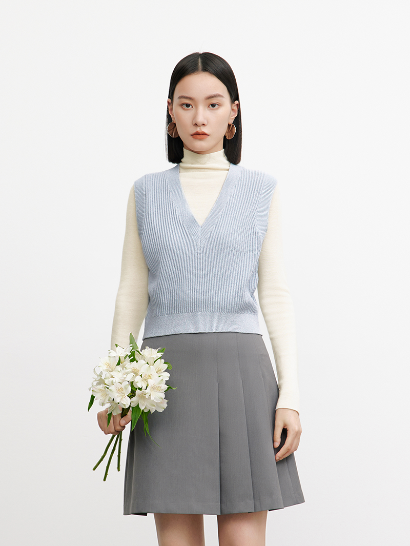 Women's Sky Blue V Neck Rib Pattern Knit Vest Sweater