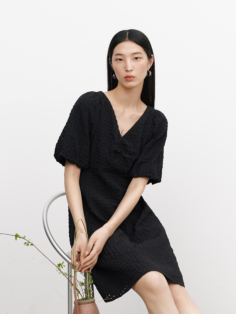 Women's Black V Neck Puff Sleeves Stable Sucker Shirring Smocking Design Dress