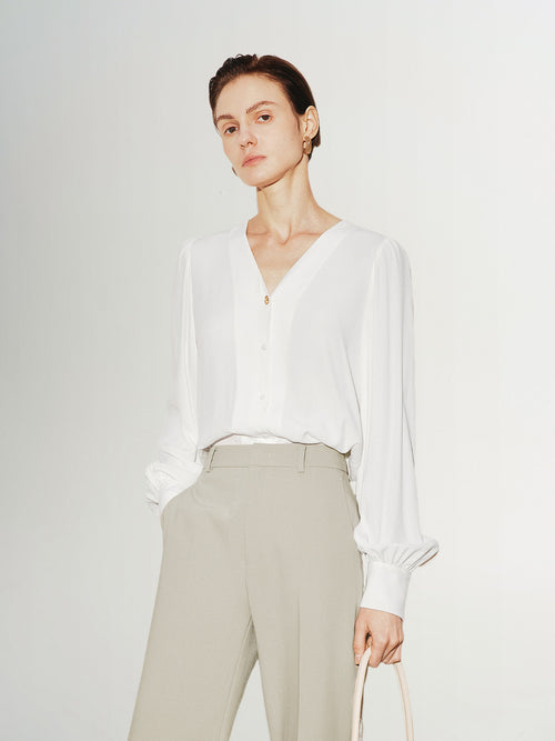 Charger l'image 1 dans la galerie. Women's White V Neck Long Sleeves Shirt