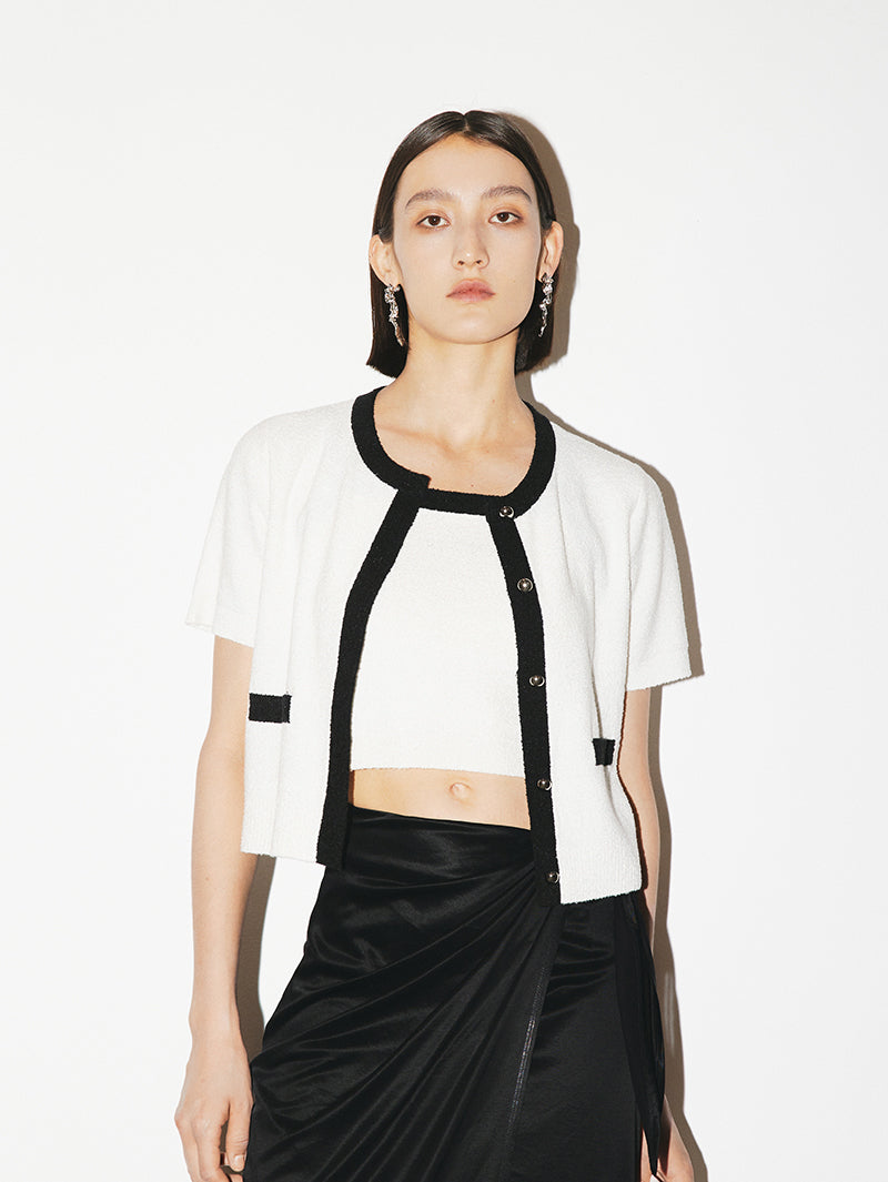 Women's White and Black Round Neck Short Sleeves Knit Top