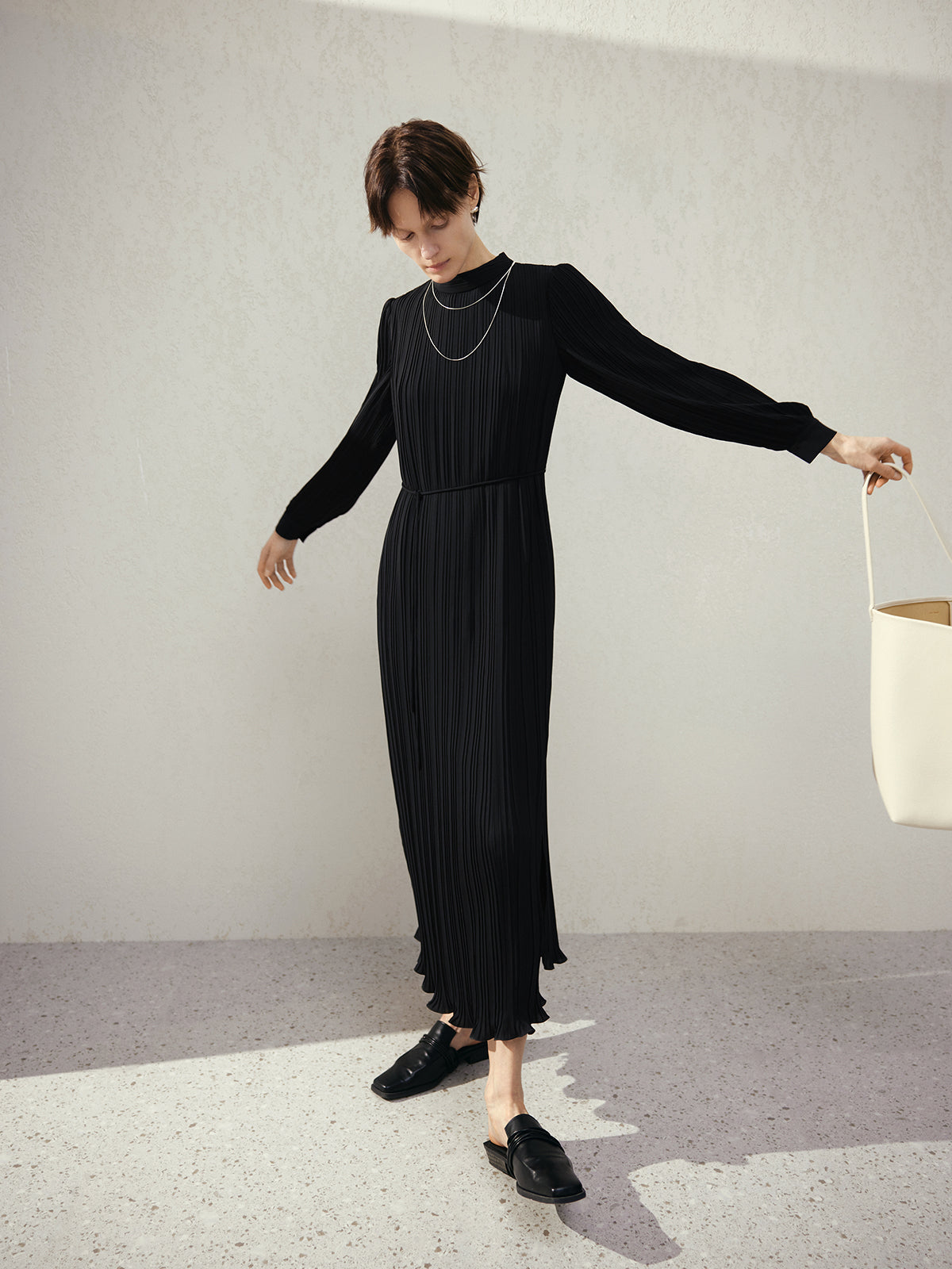 Robe noire ceinturé